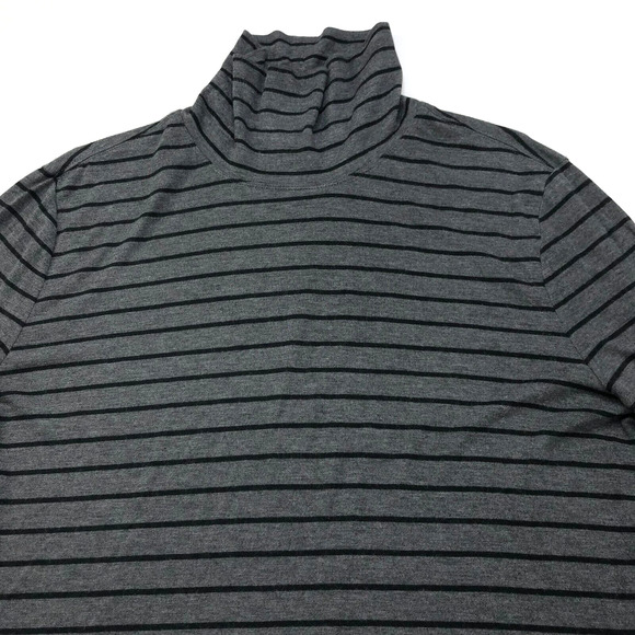 Athleta Large Seamless Turtleneck Pullover Thin Base Layer Sweater 158988 - Picture 1 of 13